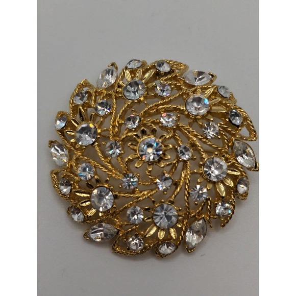 Vintage MJENT Gold Tone Wreath Style Circle Brooch With Clear White Crystal - Picture 7 of 10